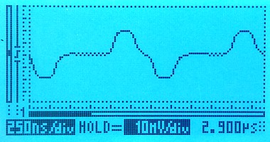 oscilloscope view of a clean E1 signal attenuated 20dB